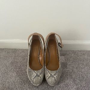 B.Makowsky Wedge Shoe